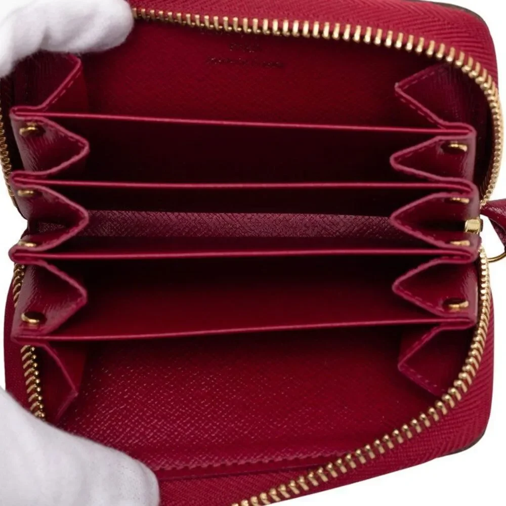 LOUIS VUITTON delivery duty